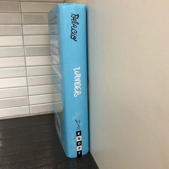 Wonder by RJ Palacio: Special Edition - Picture 3 of 9